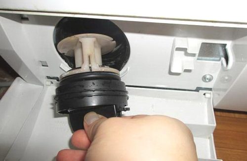 Cleaning the washing machine filter