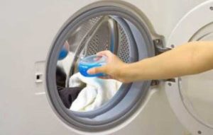 Cleaning the washing machine with chlorine