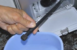 Enne masina lahtivõtmist laske sellest vesi välja voolata.