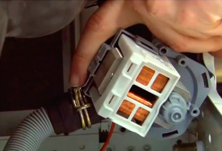 Pump in a washing machine