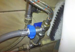 Connecting the hose to the water supply