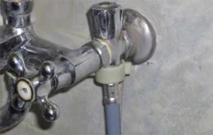 Connecting the washing machine to the water supply