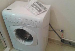 Connecting the washing machine to the sewer system