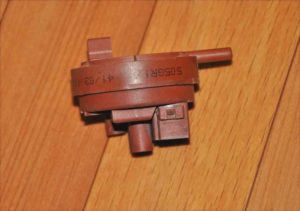 The new pressure switch must be exactly the same model as the old one.