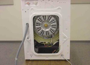 Pesumasina tagakaane eemaldamine