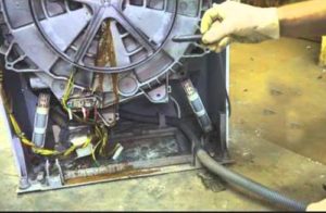 Removing the washing machine tank