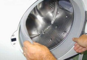 Pesumasina ukse kummist tihendi eemaldamine