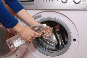 We wash the washing machine with vinegar