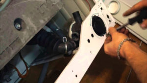 Replacing the pump in a washing machine