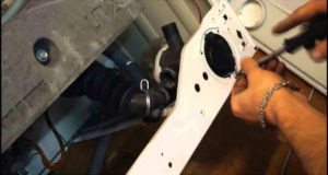 Смяна на помпата в пералнята