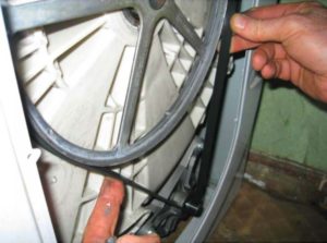 Pesumasina trumli rihmaratas on lahti.