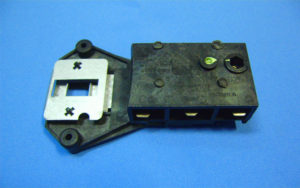 Bimetallelementidega luugi lukk