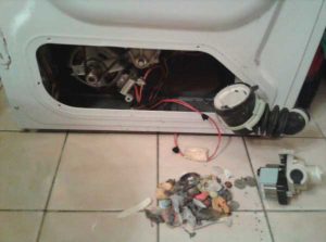 Запушен филтър за източване на пералнята