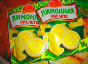 Citric acid for cleaning the washing machine