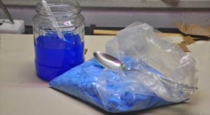 Разтворът на меден сулфат е отличен препарат за премахване на мухъл.