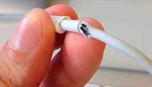 Повреда на изолацията на кабелите на пералнята