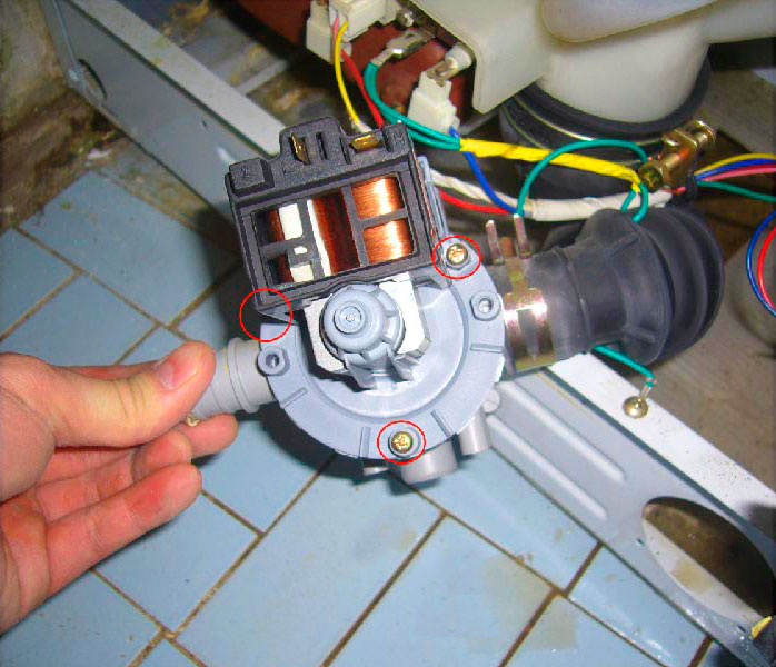 Помпа в пералня