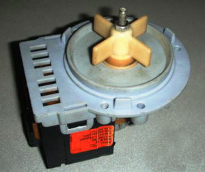 Checking the operation of the washing machine pump impeller