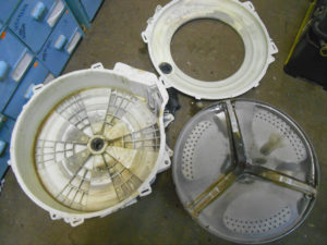 Disassemblable washing machine tank