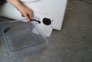 We drain the water through the drain hose