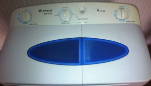 Panel with functions of a semi-automatic washing machine