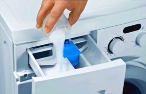 Cleaning the washing machine with special products