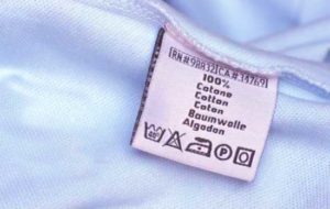 Перете предметите според инструкциите на етикетите.