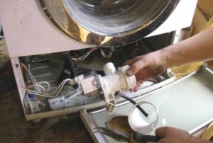 Pesumasina pumba tiiviku kontrollimine