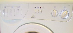 Washing machine with mechanical control