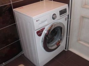 Protection from small children (special buttons).