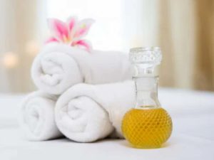 Настържете сапуна за пране и направете от него сапунен разтвор.