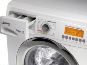 The drum is made of stainless steel – the tank is made of high-strength plastic.