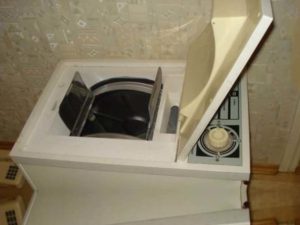 During rinsing, water consumption is 20 liters.