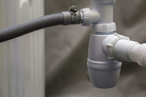 връзка със сифона